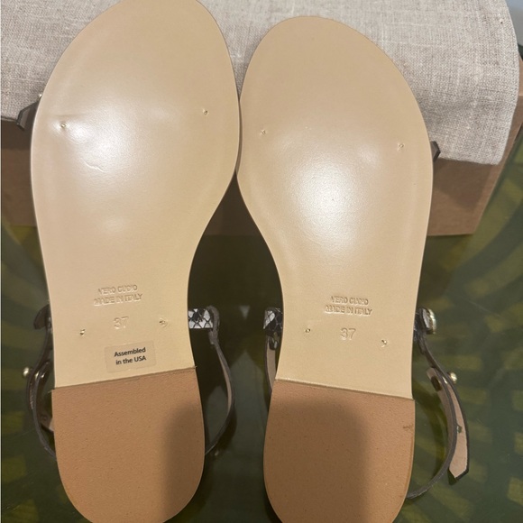 Tan and Black Minimalist Flat Sandals - Picture 3 of 5